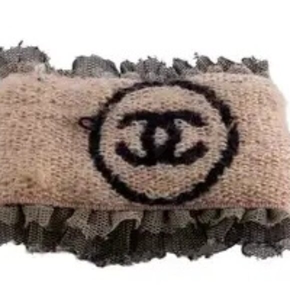 Vintage Chanel Bracelet Lace Logo Authentic Old CHANEL 6-7" stretchy fabric - Picture 2 of 5